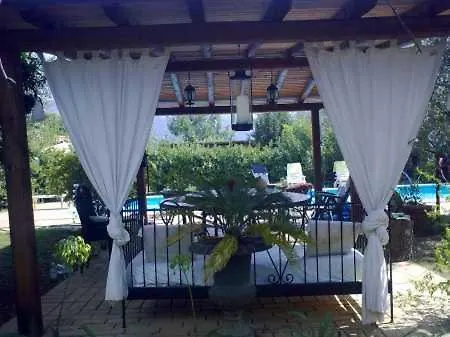 Bed & Breakfast Casale Dei Formali Cori